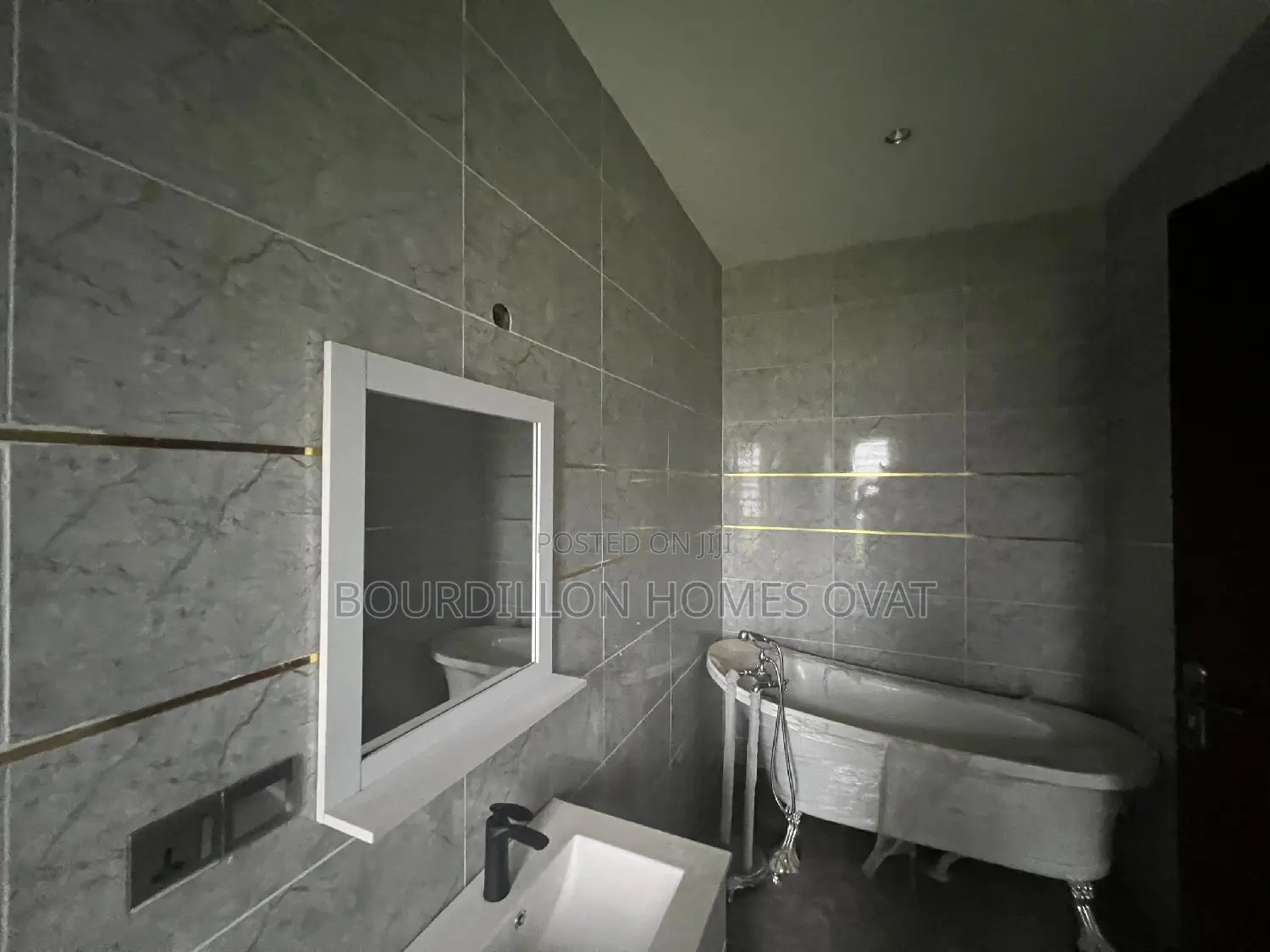 5bdrm Duplex in Sangotedo for sale in Sangotedo