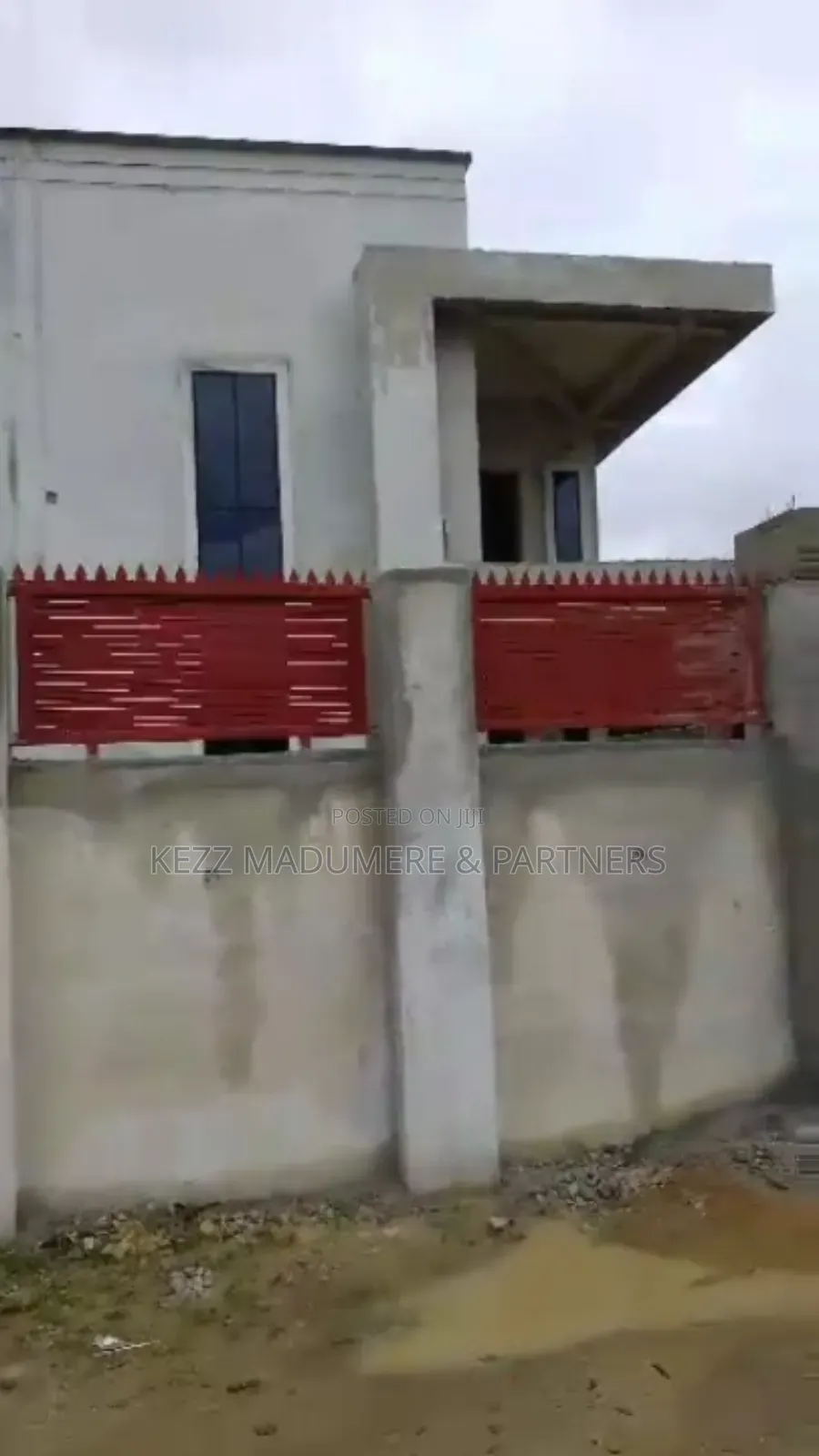 4bdrm Duplex in Off Sars Road, Port for sale in Port-Harcourt