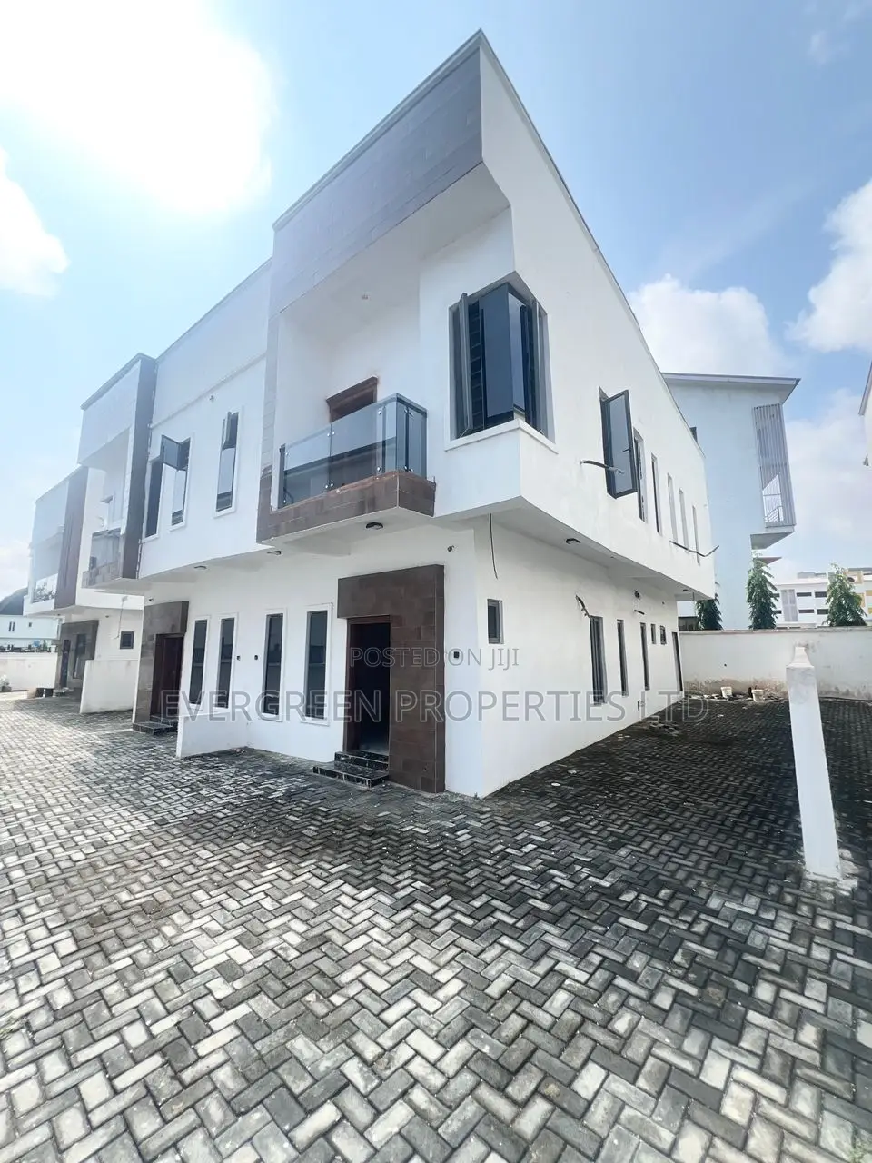 4bdrm Duplex in Lekki Phase 1 for sale in Lekki Phase 1