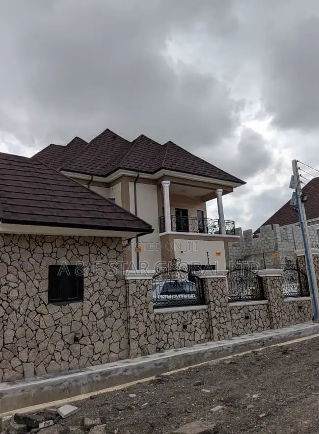 Furnished 6bdrm Duplex in Summit Estate, FHA for sale in FHA