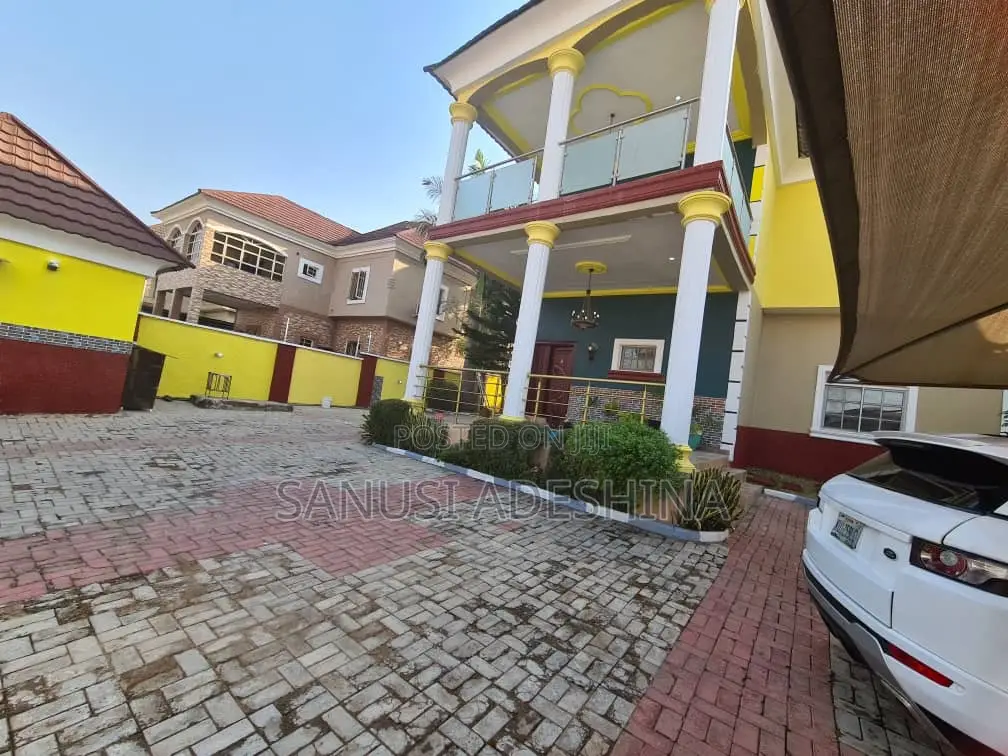 6bdrm House in Gwarimpa Estate,Fct for sale in Abuja (FCT)