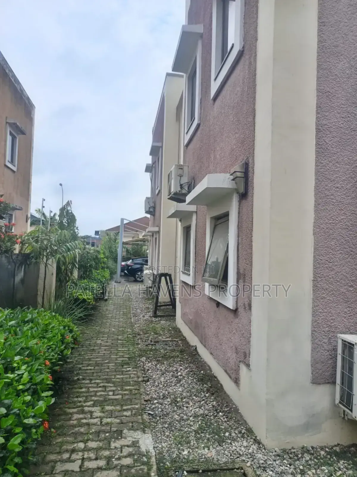 5bdrm Duplex in Kado for sale in Kado