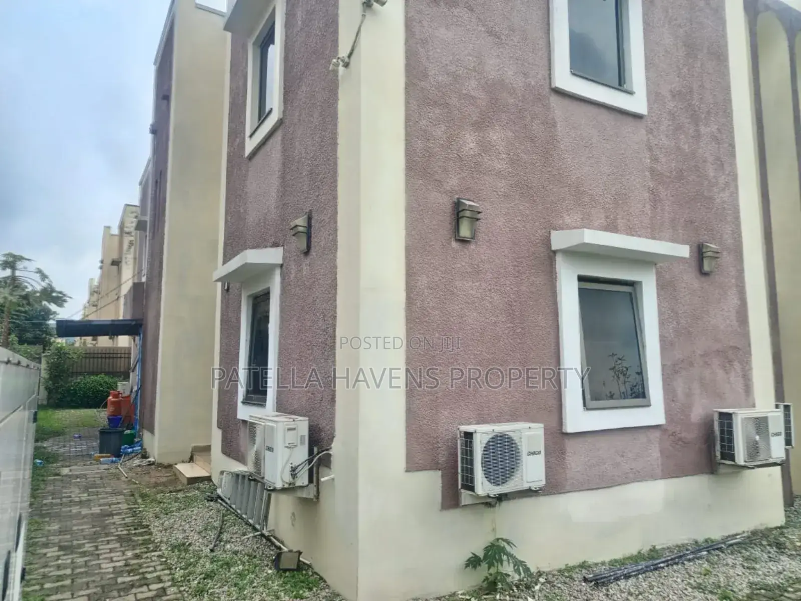 5bdrm Duplex in Kado for sale in Kado