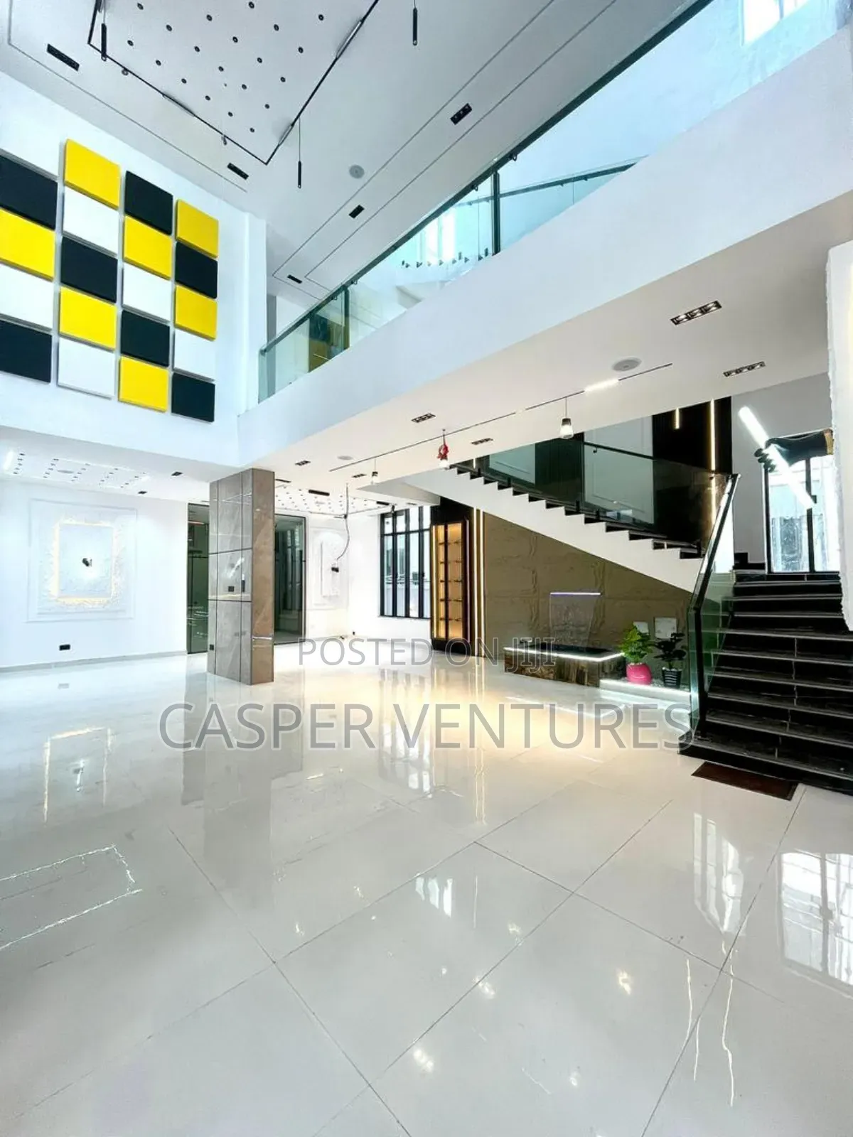 6bdrm Duplex in Chevron for sale in Chevron