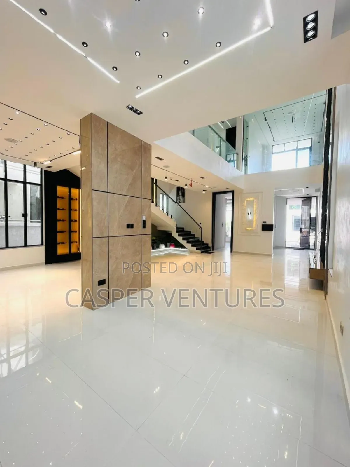 6bdrm Duplex in Chevron for sale in Chevron