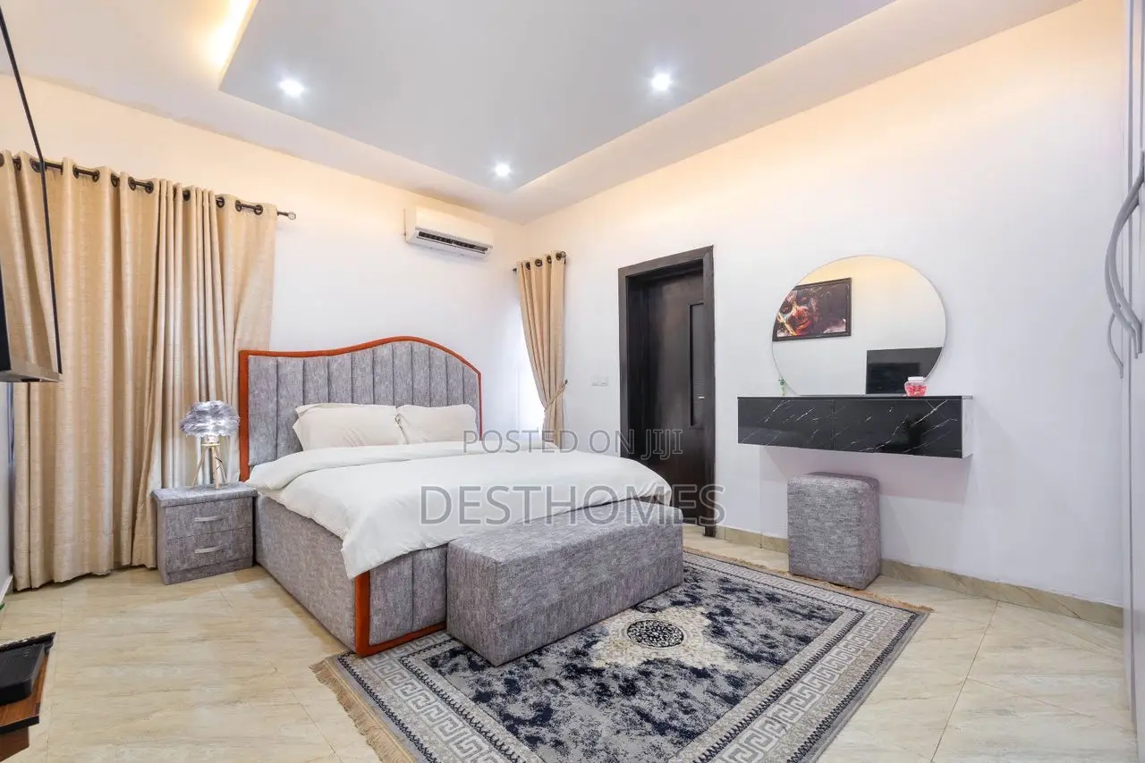 Stylish 2-Bedroom Apartment in Lekki Phase 1 With Gym Pool in Lekki Phase 1