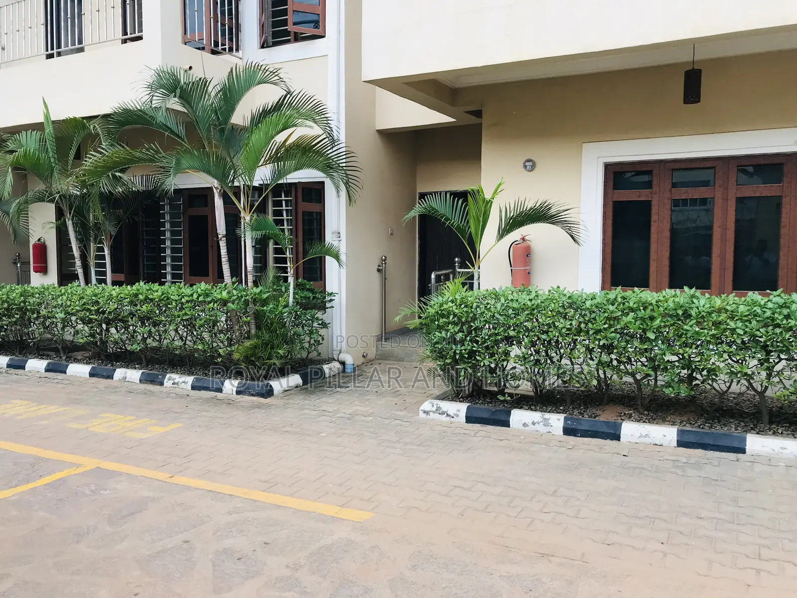 4bdrm Townhouse / Terrace in Mabuchi, Mabushi for rent in Mabushi