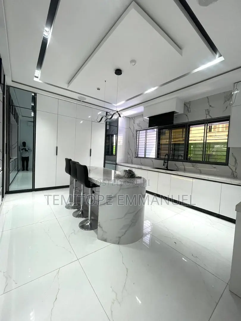 Furnished 5bdrm House in Lekki Phase 1, Lagos for sale in Lekki Phase 1