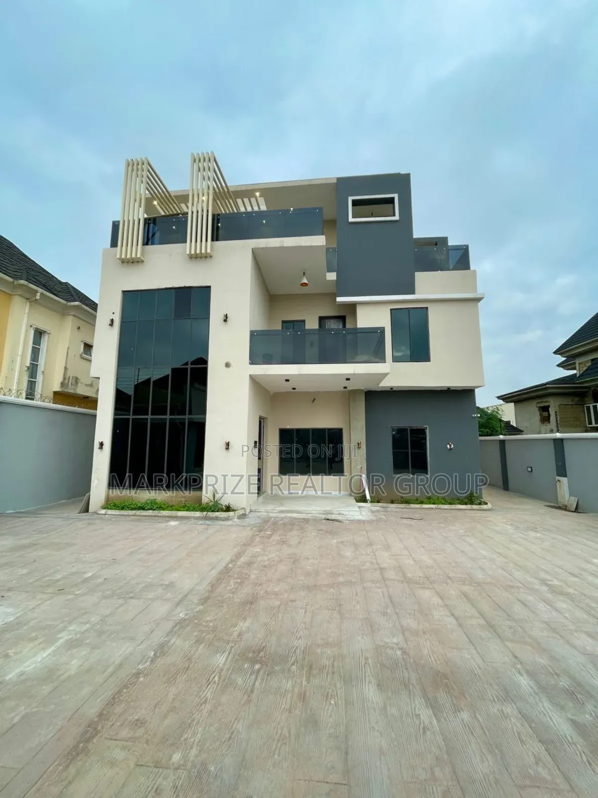 Furnished 5bdrm Duplex in Kolapo Ishola Gra L, Ibadan for sale in Ibadan