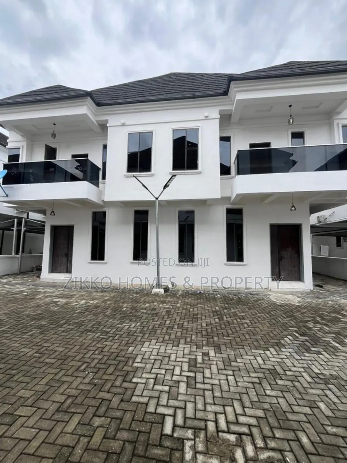 4bdrm Duplex in Orchid Road, Lekki for sale in Lekki