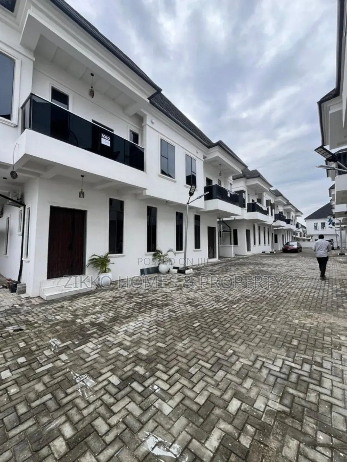 4bdrm Duplex in Orchid Road, Lekki for sale in Lekki