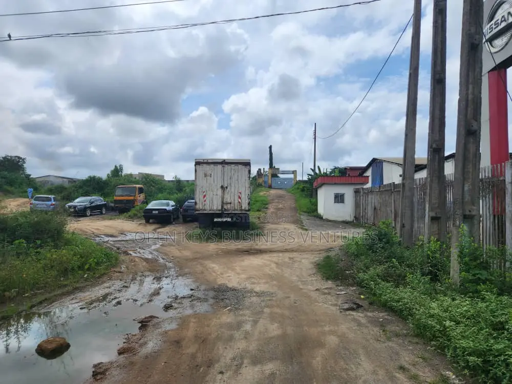3 Acres of Land in a Strategic Location by Fresh Fm, Ibadan in CHallenge / Ibadan