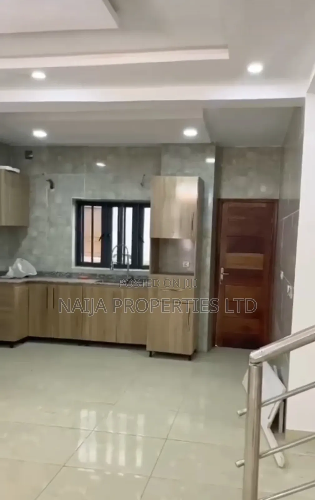 4bdrm Maisonette in Chisco-Ikate, Lekki for sale in Lekki