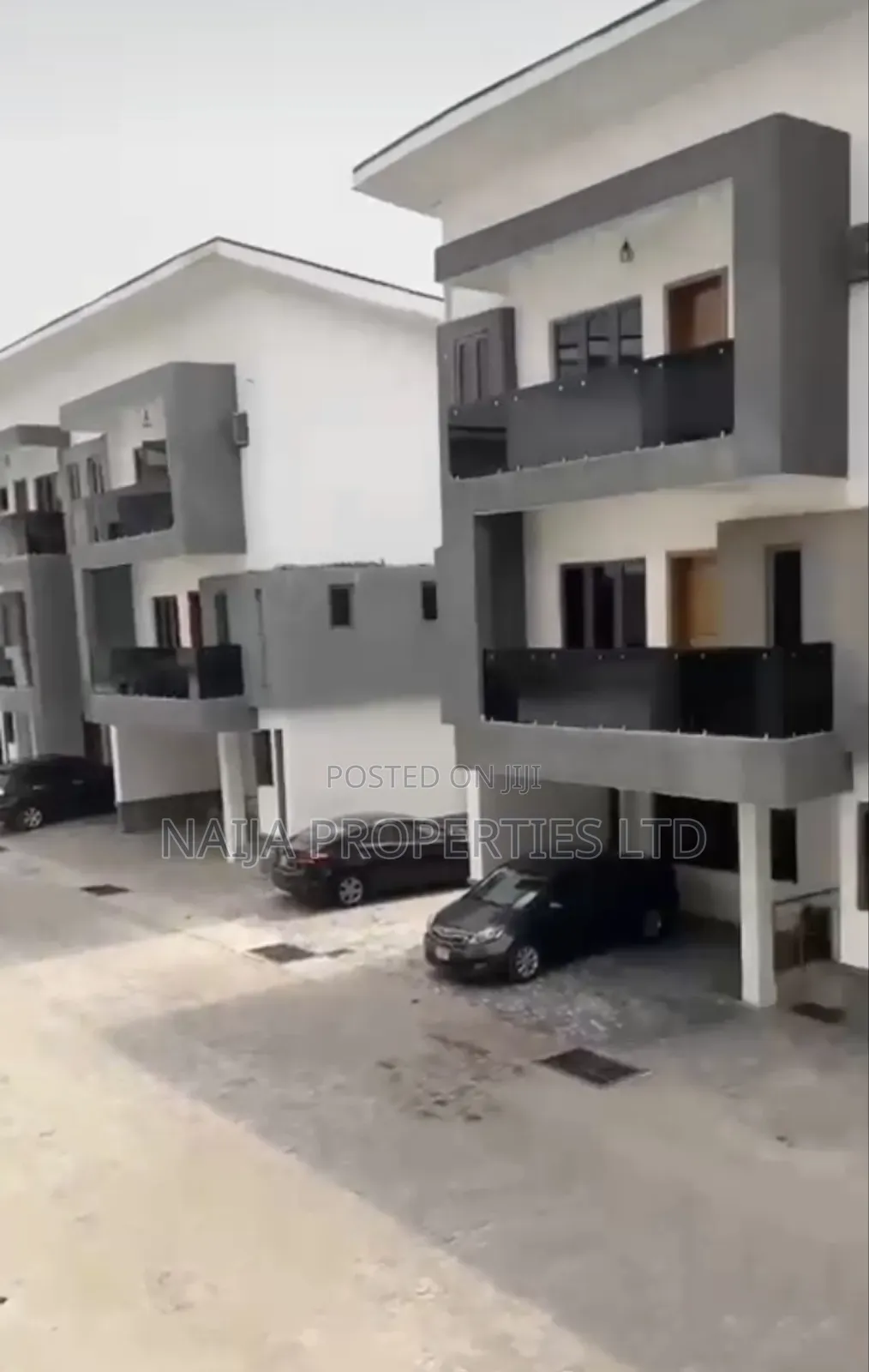 4bdrm Maisonette in Chisco-Ikate, Lekki for sale in Lekki