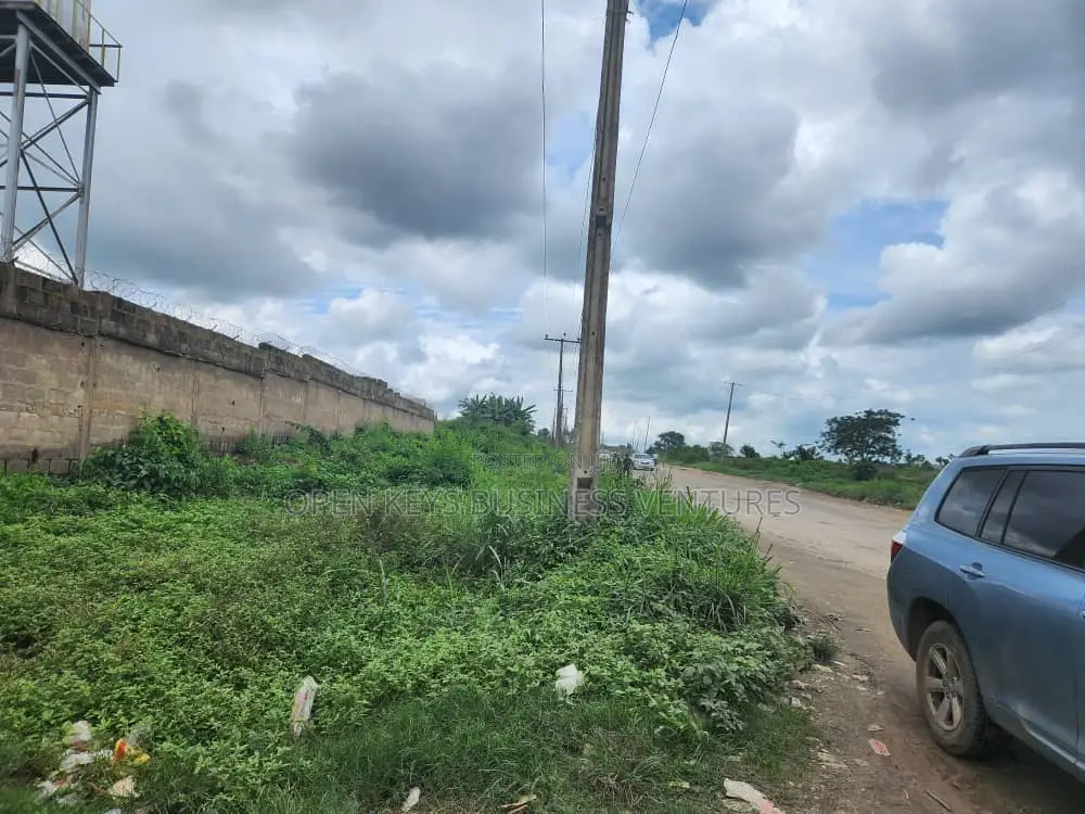 An Acre of Industrial Land in Ibadan in CHallenge / Ibadan