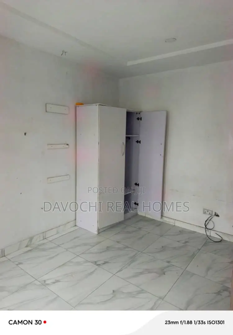 2bdrm Apartment in Orchid Road, Lekki Phase 2 for rent in Lekki Phase 2
