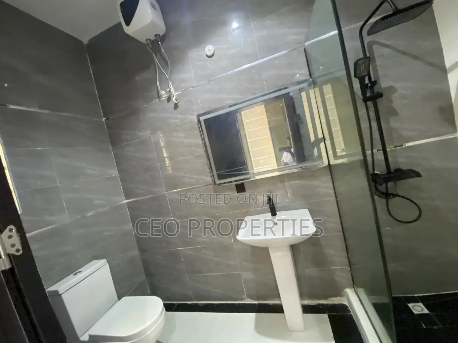 3bdrm Block of Flats in Off Admiralty Way, Lekki Phase 1 for sale in Lekki Phase 1