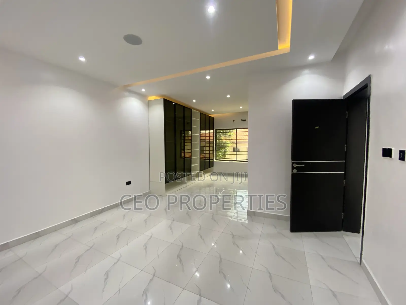 3bdrm Block of Flats in Off Admiralty Way, Lekki Phase 1 for sale in Lekki Phase 1