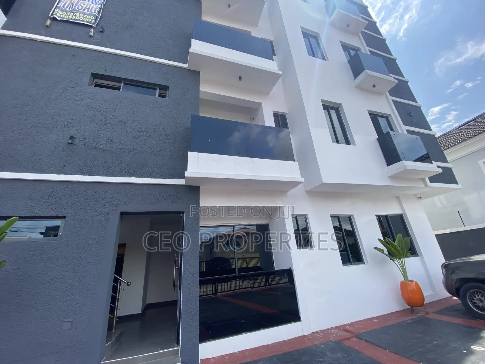 3bdrm Block of Flats in Off Admiralty Way, Lekki Phase 1 for sale in Lekki Phase 1