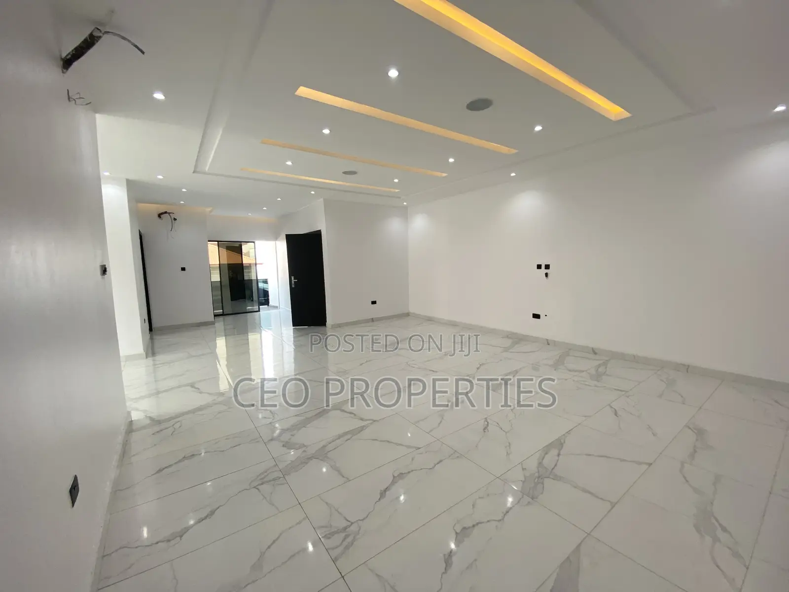 3bdrm Block of Flats in Off Admiralty Way, Lekki Phase 1 for sale in Lekki Phase 1