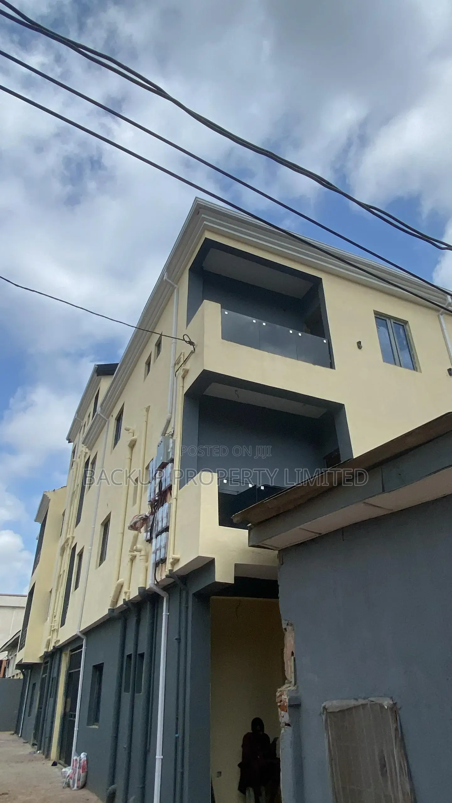Mini Flat in Alagomeji for sale in Alagomeji