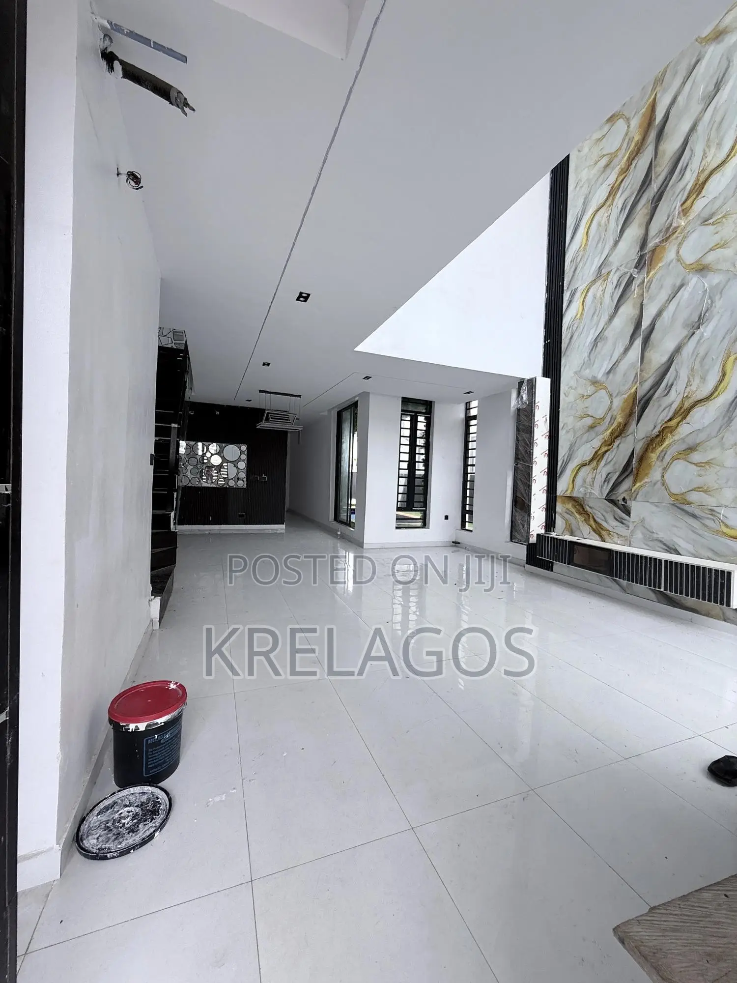 5bdrm Duplex in Ikota for sale in Ikota