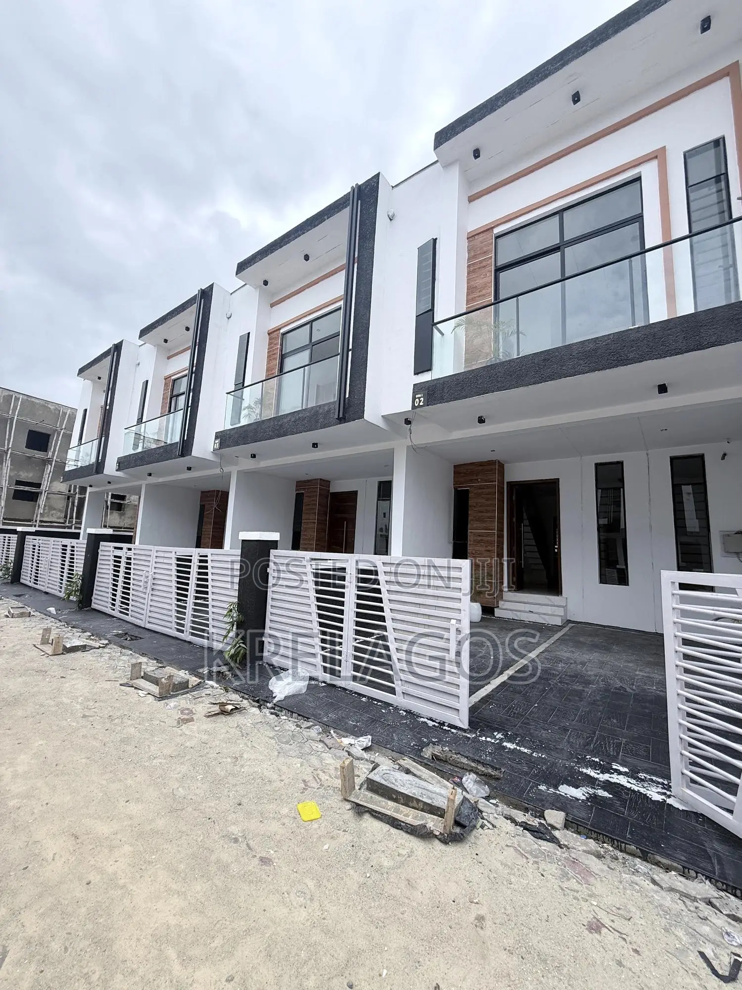 4bdrm Duplex in Ikota for sale in Ikota