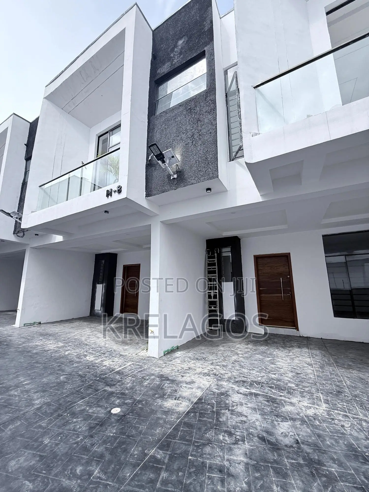 3bdrm Duplex in Ikota for sale in Ikota