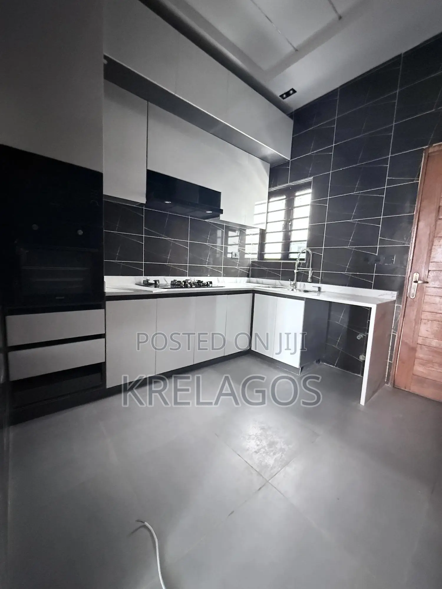 3bdrm Duplex in Ikota for sale in Ikota