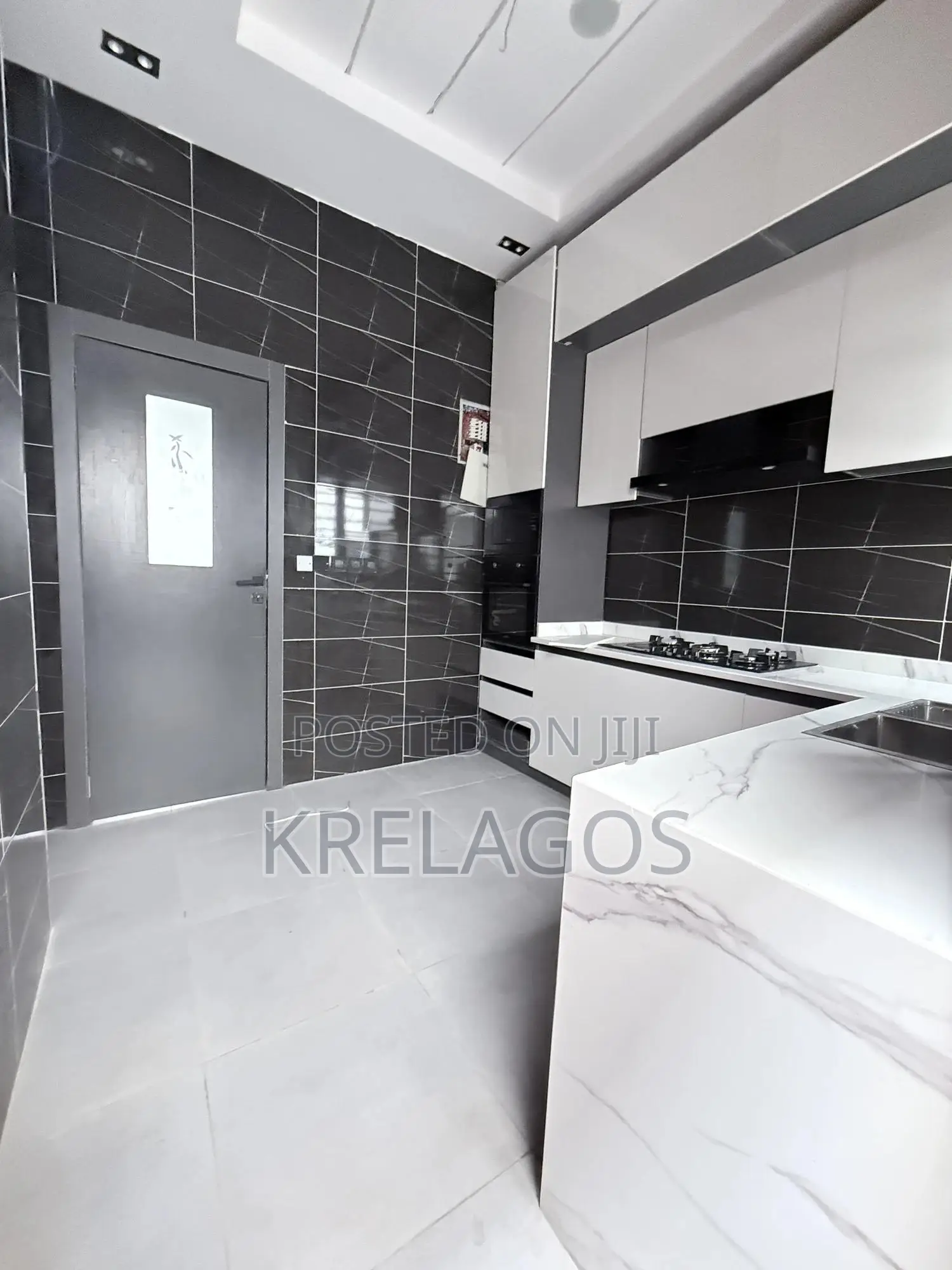 3bdrm Duplex in Ikota for sale in Ikota