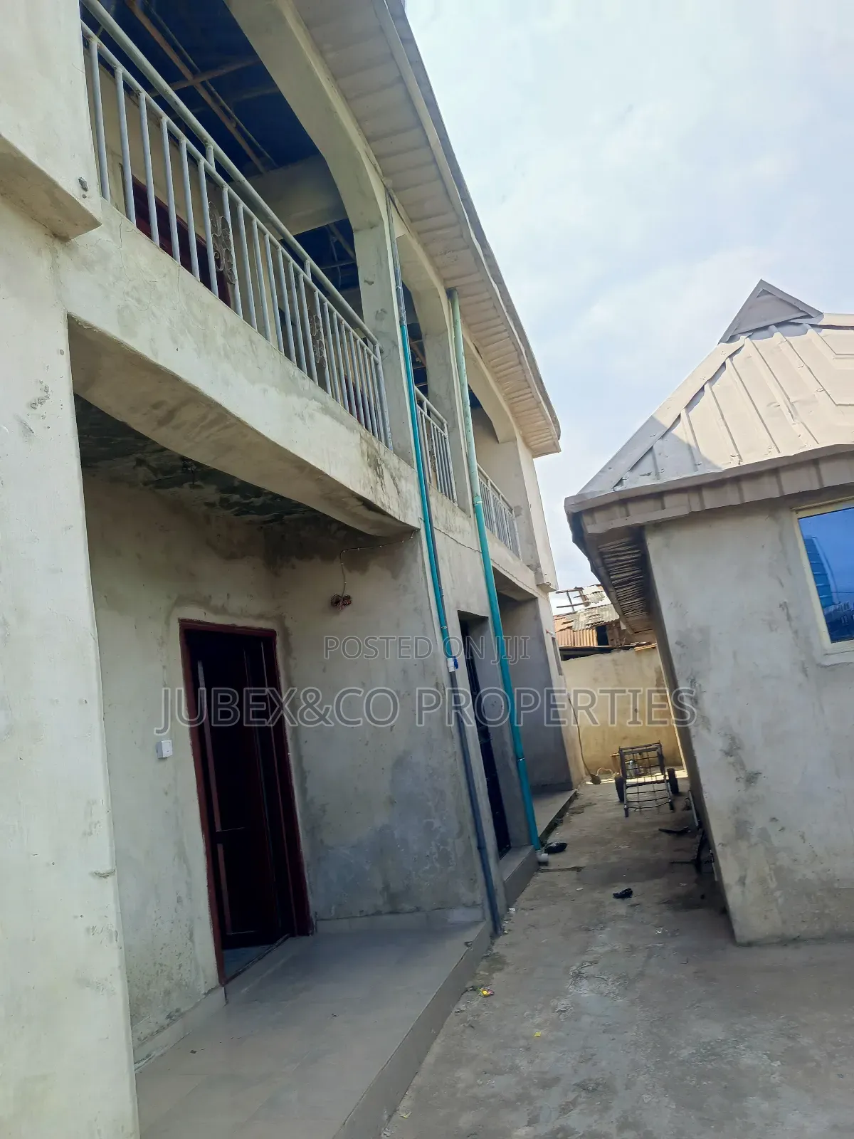 2bdrm Block of Flats in Araromi Sango Ota for sale in Ado-Odo/Ota