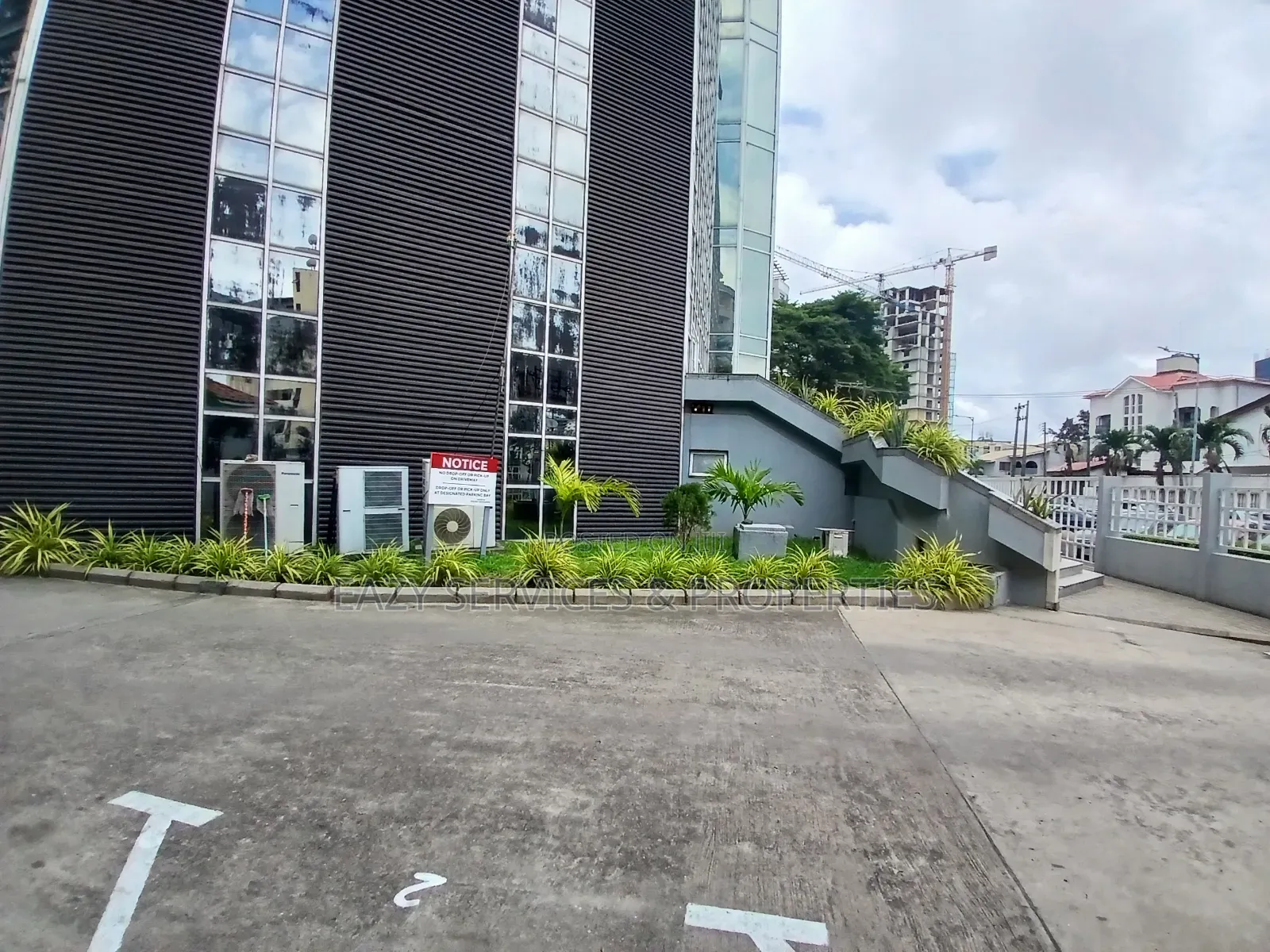 Fully Serviced Office Space in Victoria Island, Lagos in Victoria Island