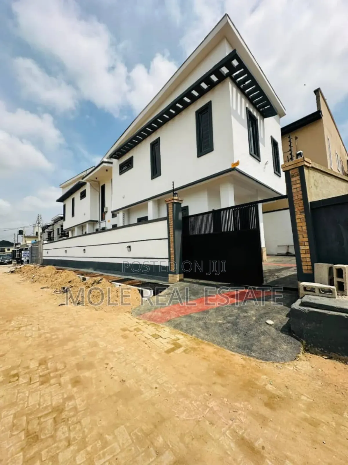 Furnished 3bdrm Duplex in Omole Phase 2 for sale in Omole Phase 2