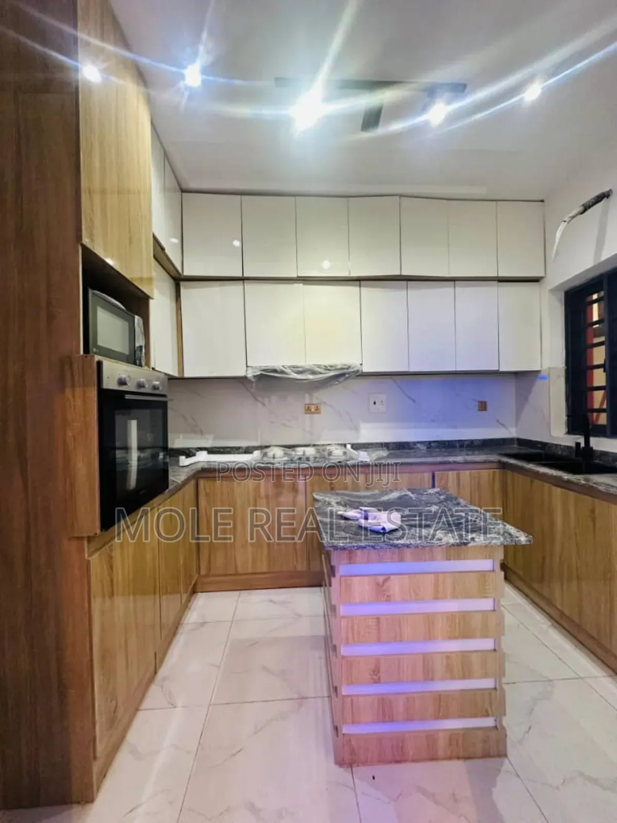 Furnished 3bdrm Duplex in Omole Phase 2 for sale in Omole Phase 2
