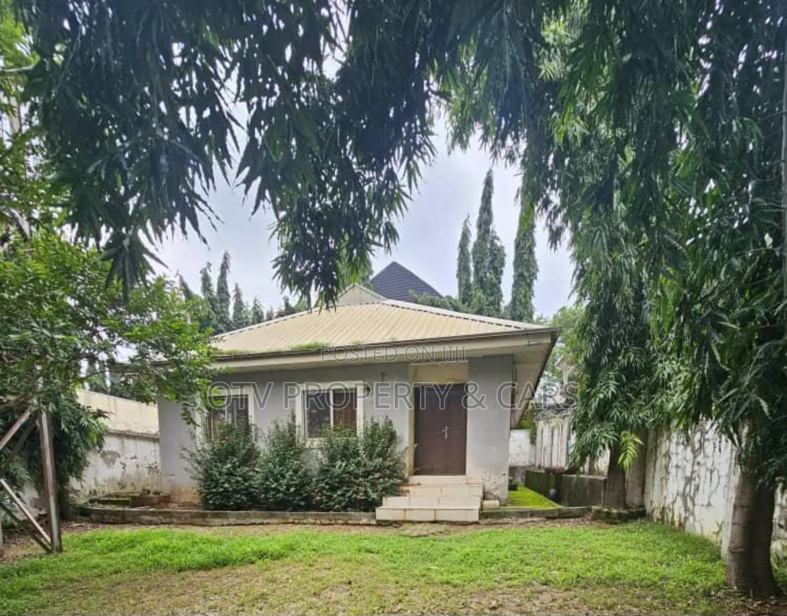 10bdrm Bungalow in Maitama for sale in Maitama