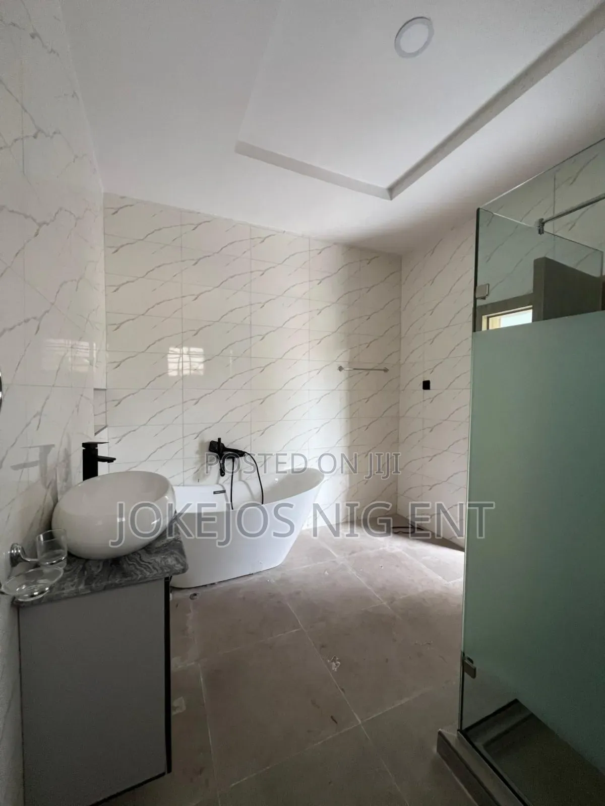 4bdrm Duplex in Orchid Road, Lafiaji for sale in Lafiaji