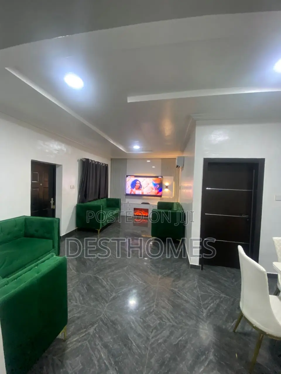 Spacious Two Bedroom Apartment in Allen Avenue
