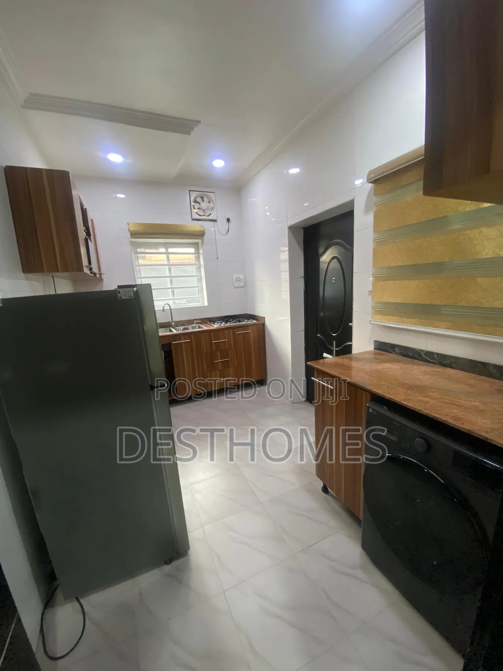 Spacious Two Bedroom Apartment in Allen Avenue