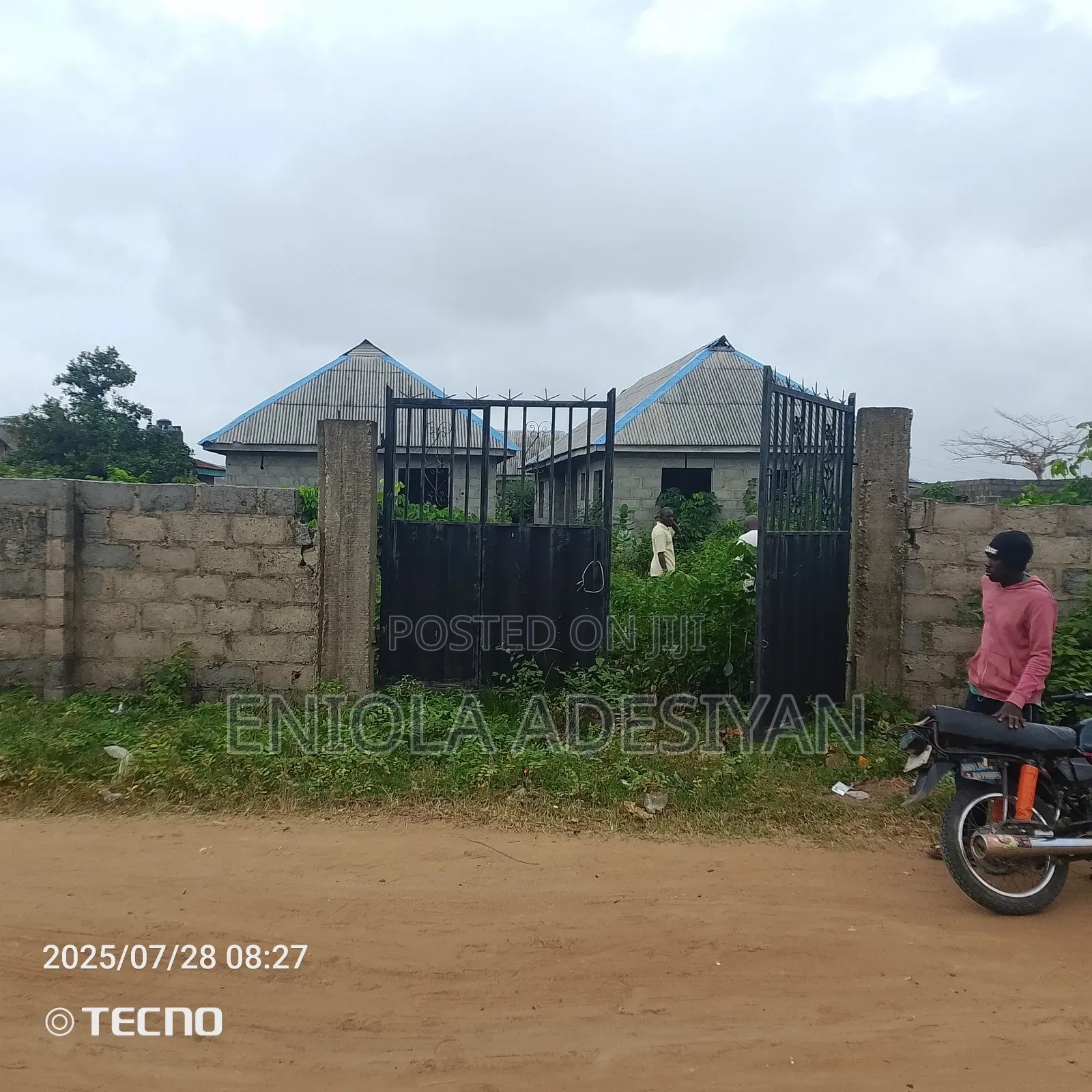 8bdrm Block of Flats in Ajabo Estate, Igbogbo for sale in Igbogbo