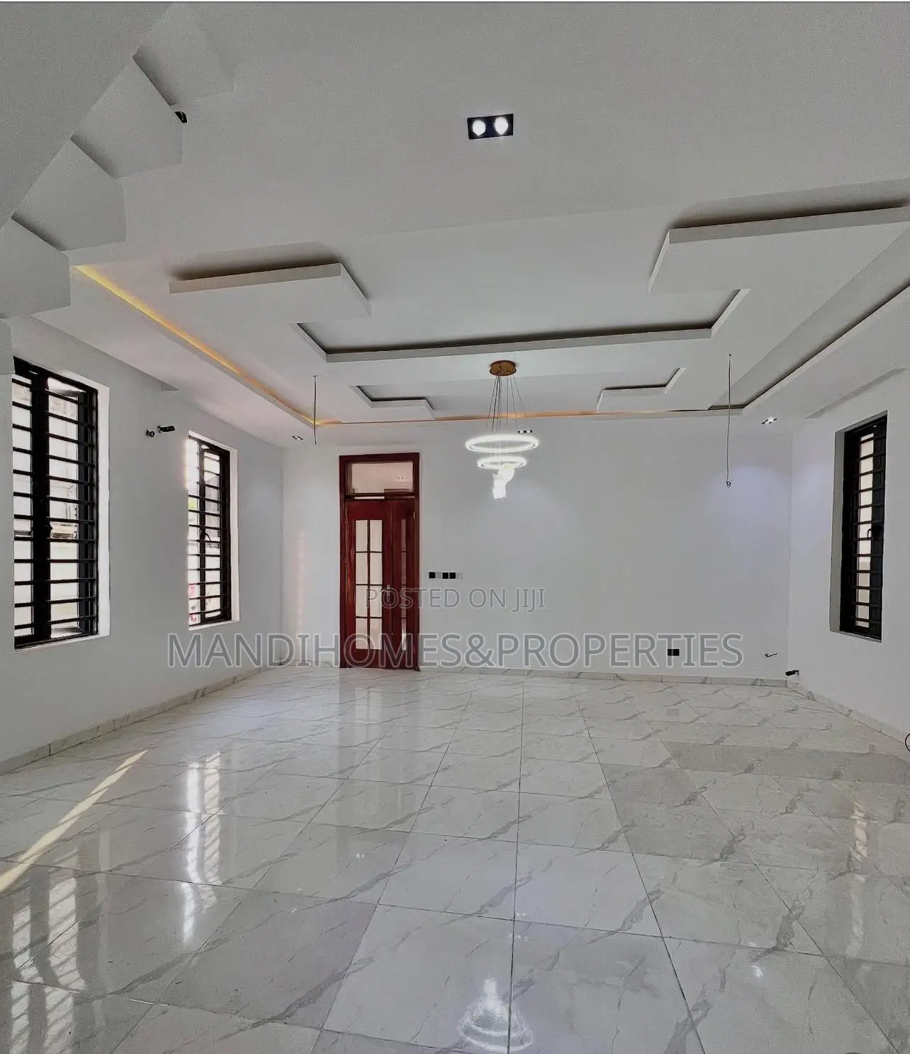 5bdrm Duplex in Chevron for sale in Chevron