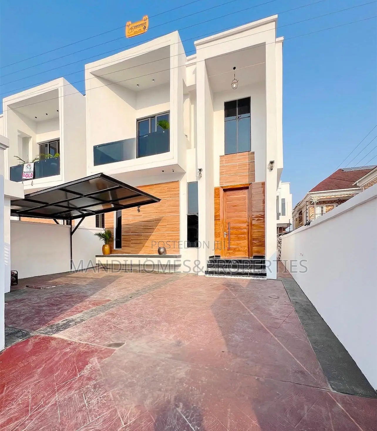 5bdrm Duplex in Chevron for sale in Chevron