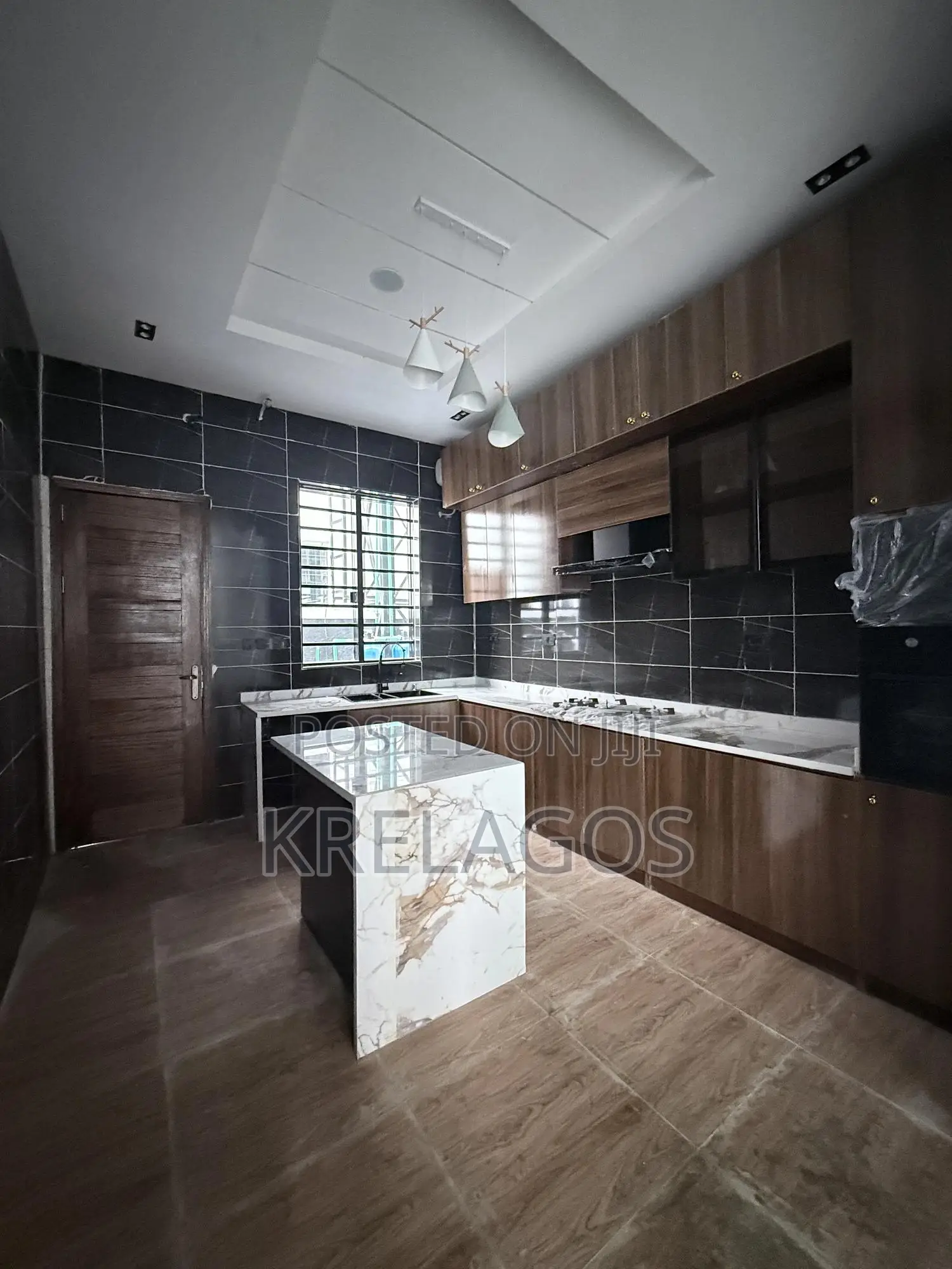 4bdrm Duplex in Ikota for sale in Ikota