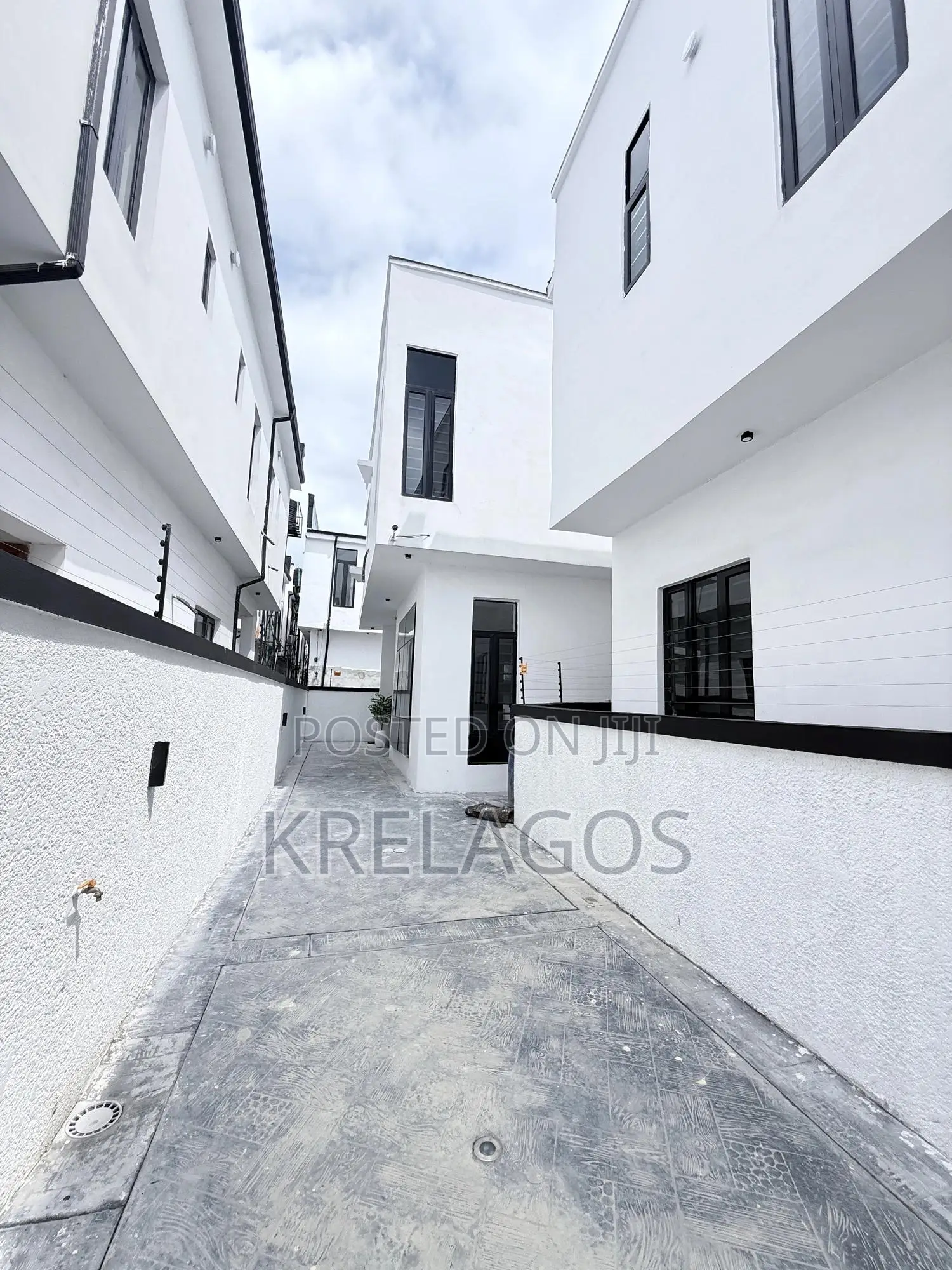 5bdrm Duplex in Ado / Ajah for sale in Ado / Ajah