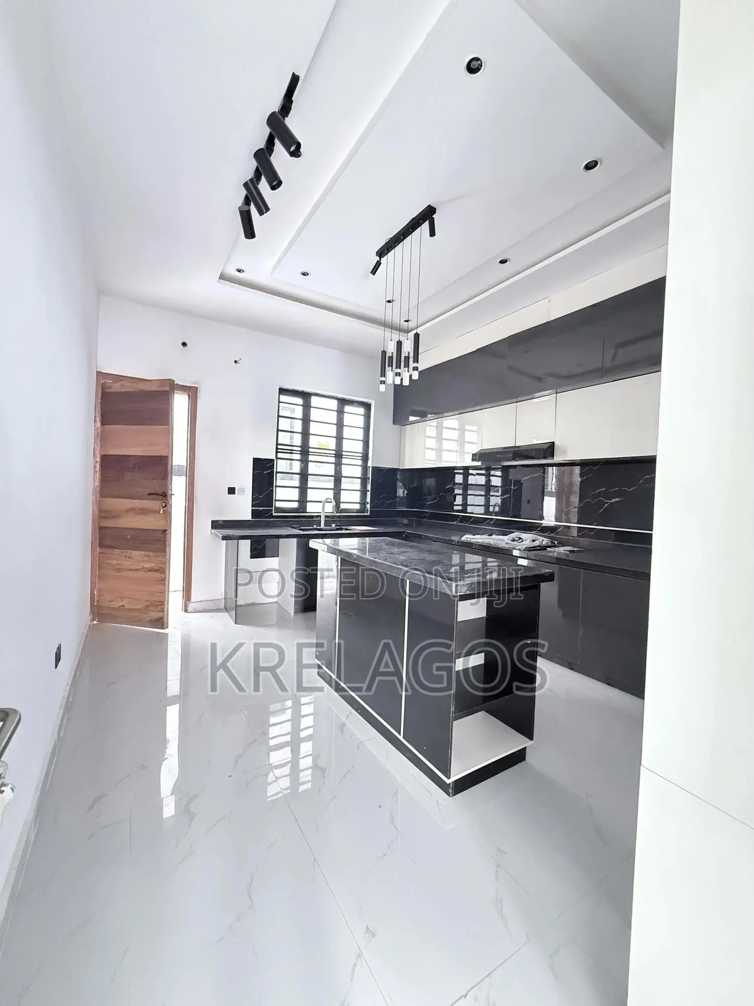 5bdrm Duplex in Ado / Ajah for sale in Ado / Ajah