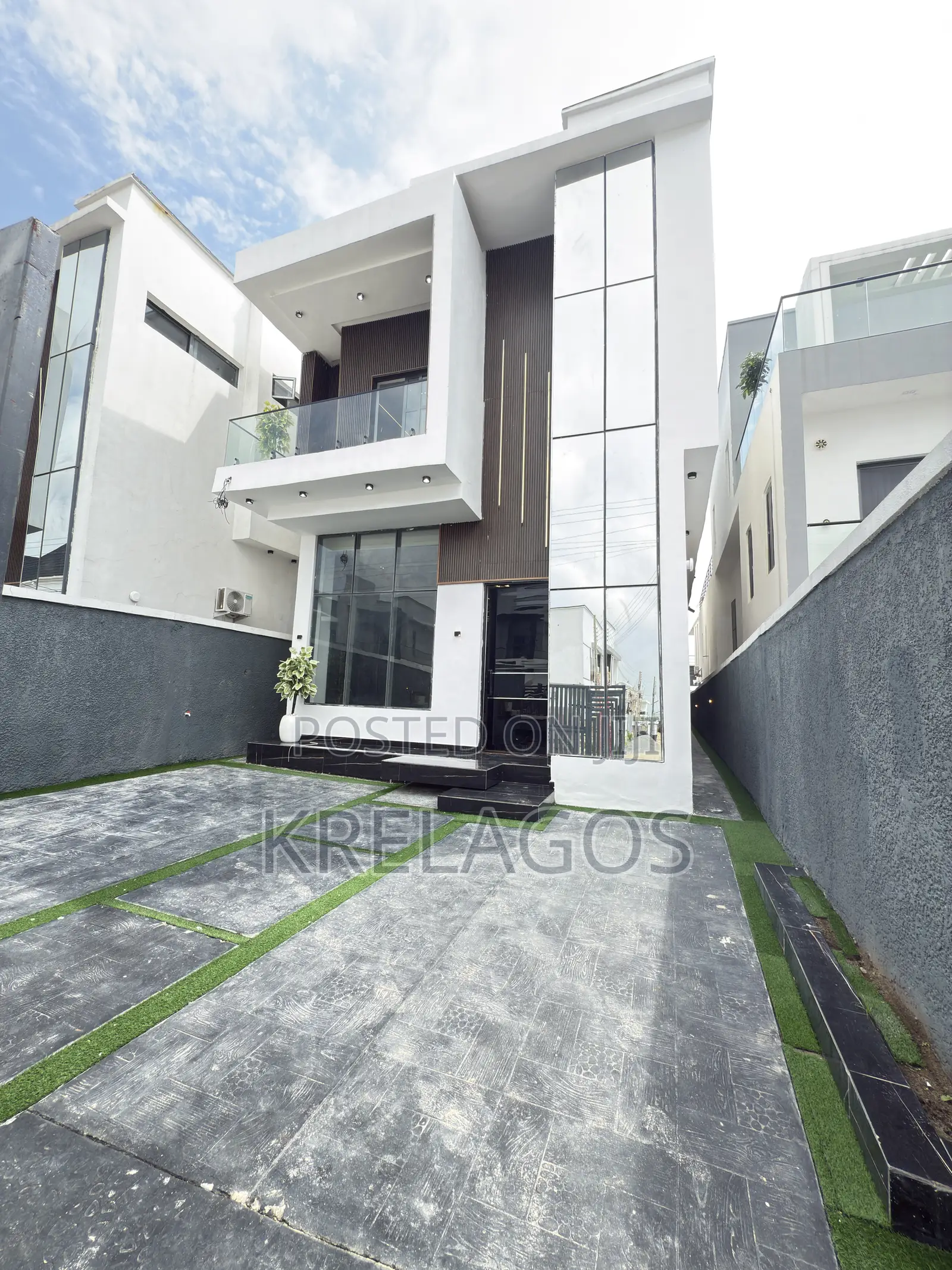 5bdrm Duplex in Ado / Ajah for sale in Ado / Ajah