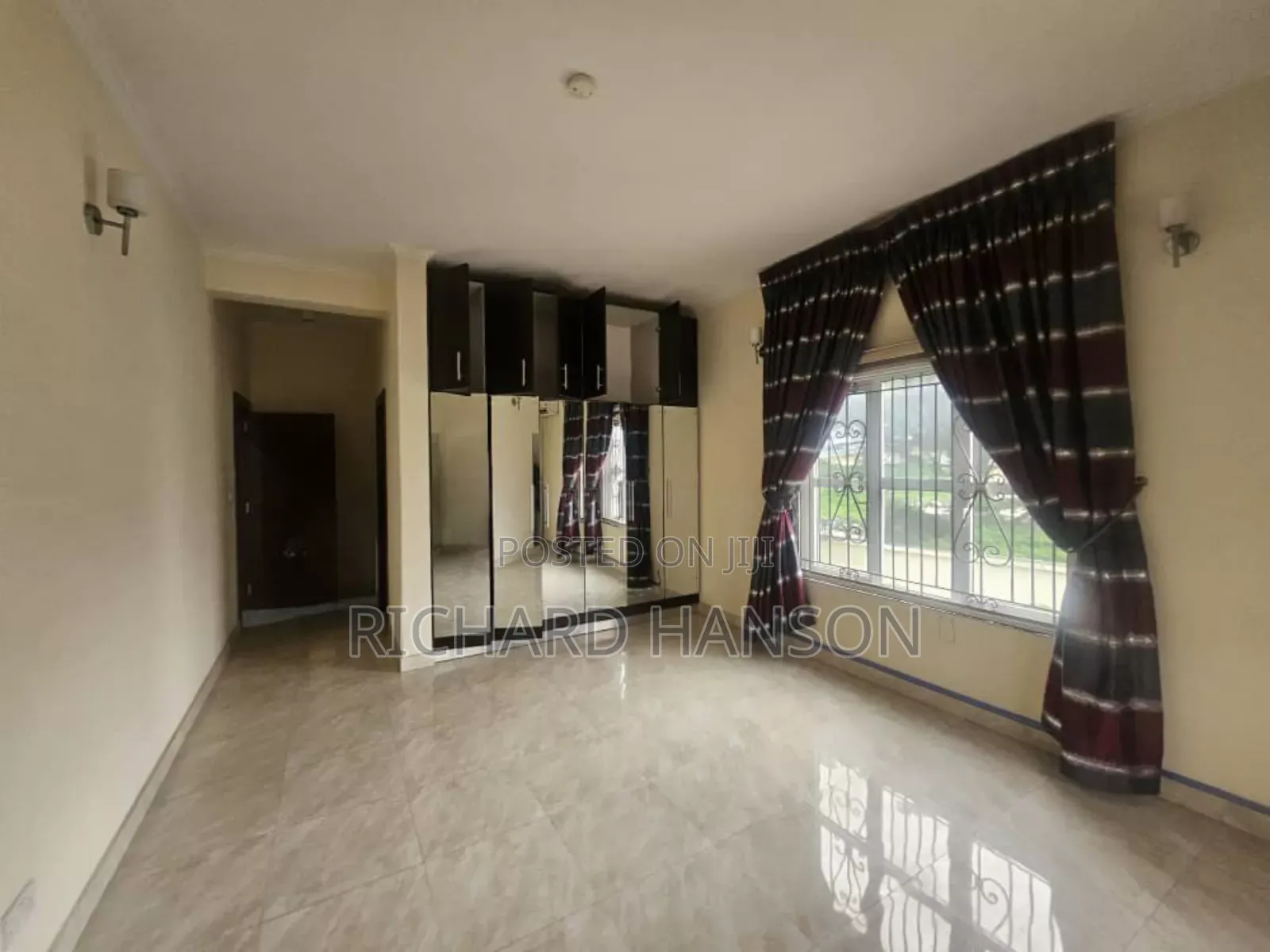 3bdrm Apartment in Inside Old Ikoyi for sale in Old Ikoyi