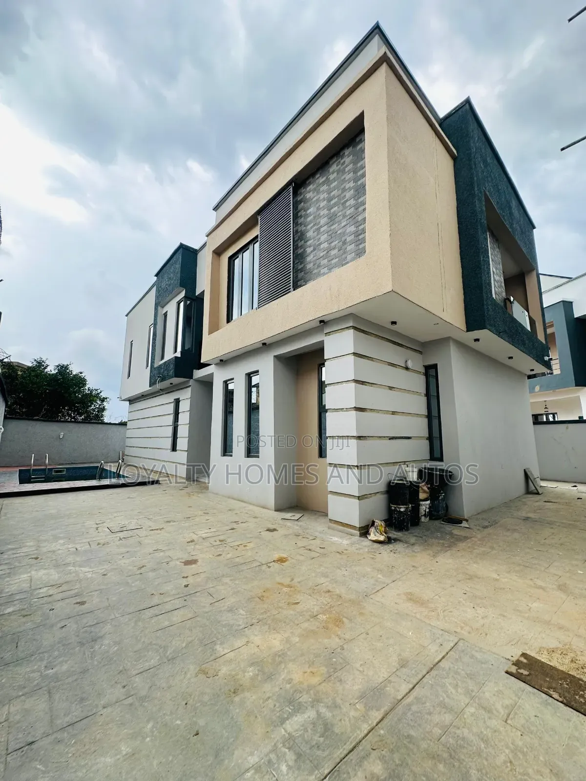 4bdrm Duplex in Omole Phase 1 Ikeja for sale in Ikeja