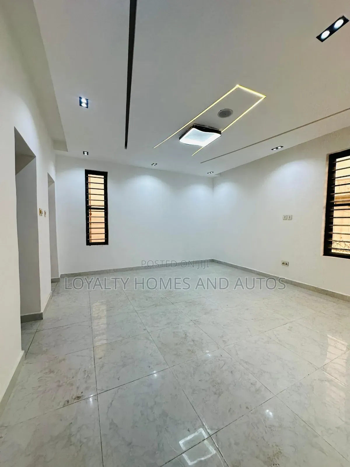 4bdrm Duplex in Omole Phase 1 Ikeja for sale in Ikeja