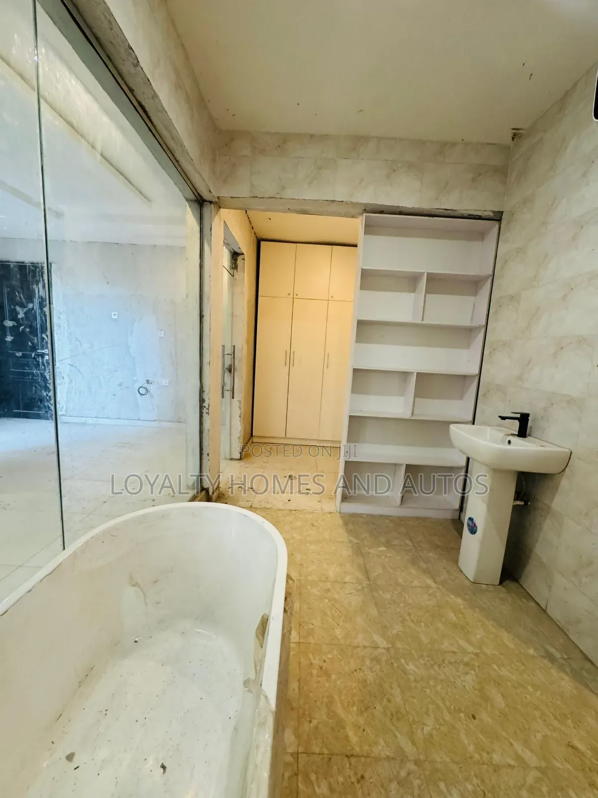 4bdrm Semi Detached Duplex in Surulere Lagos for Sale in Surulere