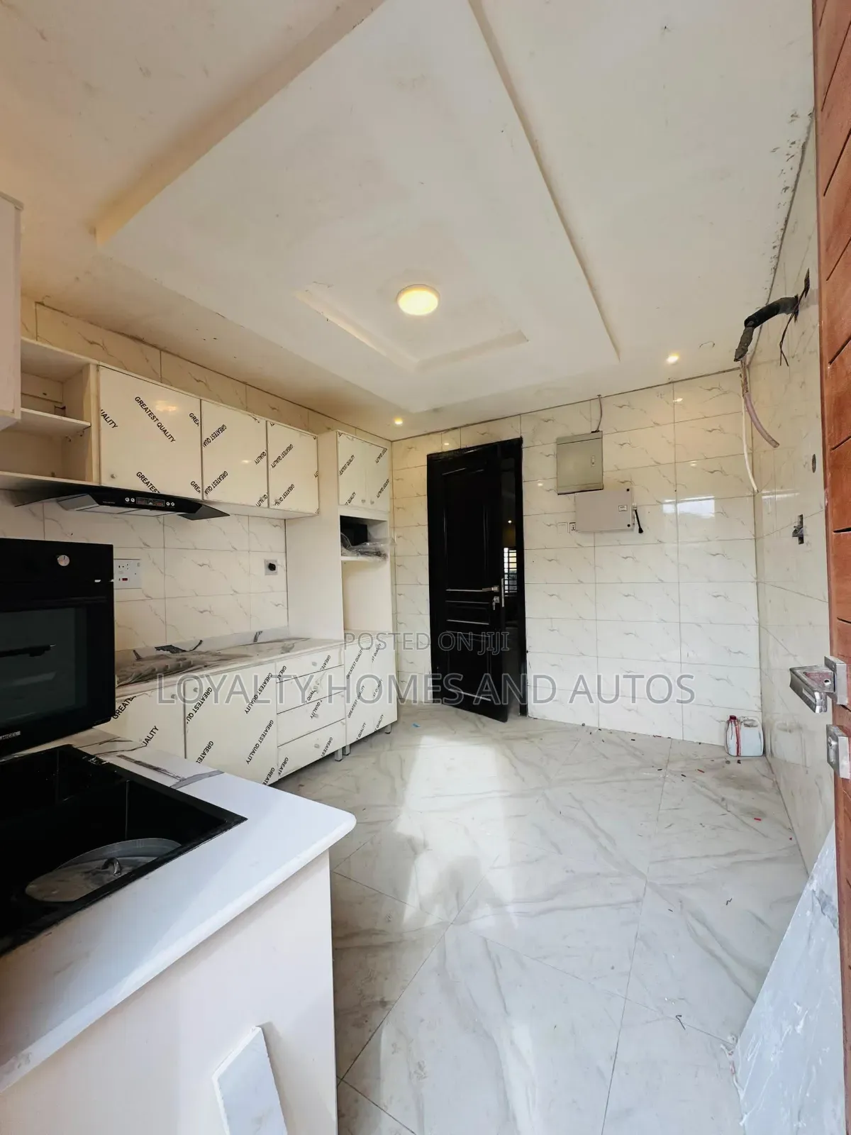 4bdrm Semi Detached Duplex in Surulere Lagos for Sale in Surulere